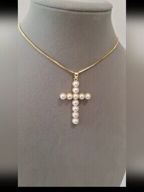 Fresh water pearl Cross necklace.
